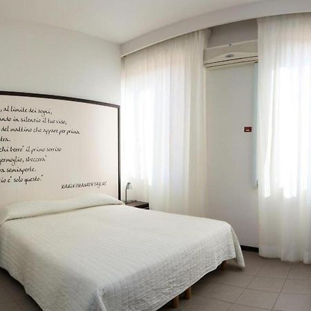 Hotel Solarium Civitanova Marche Bagian luar foto