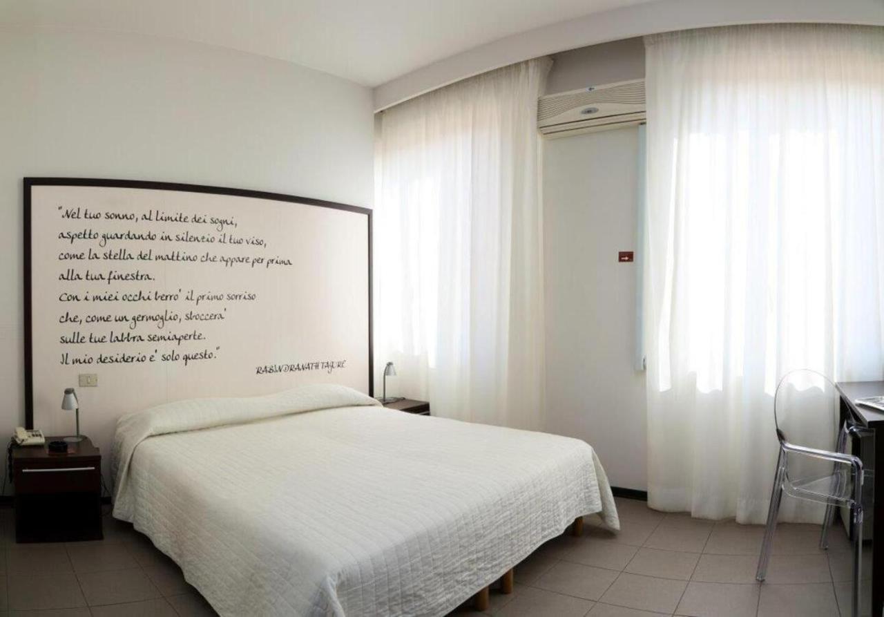 Hotel Solarium Civitanova Marche Bagian luar foto